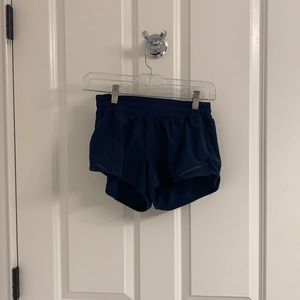 lululemon Hotty Hot Low Rise Shorts 2.5” in Navy Blue, size 6 regular